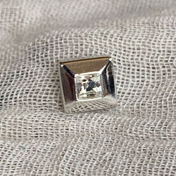 🎉 3/$10 Annaleece By Devries Small Stud Earrings - Picture 5 of 6